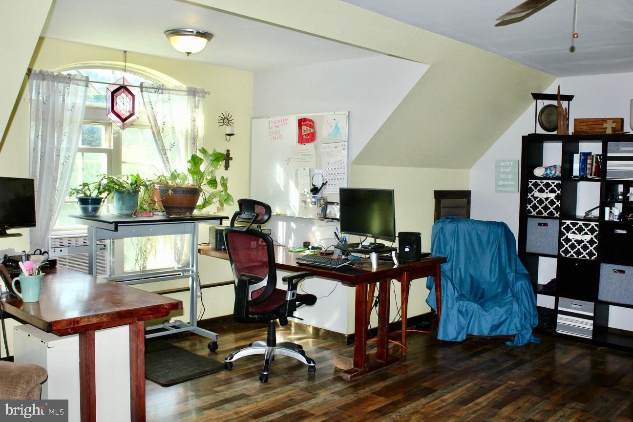 BLACKTHORN MOUNTAIN ESTATES - Residential