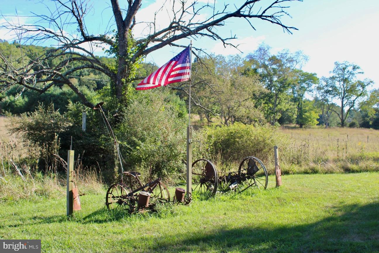 BLACKTHORN MOUNTAIN ESTATES - Residential