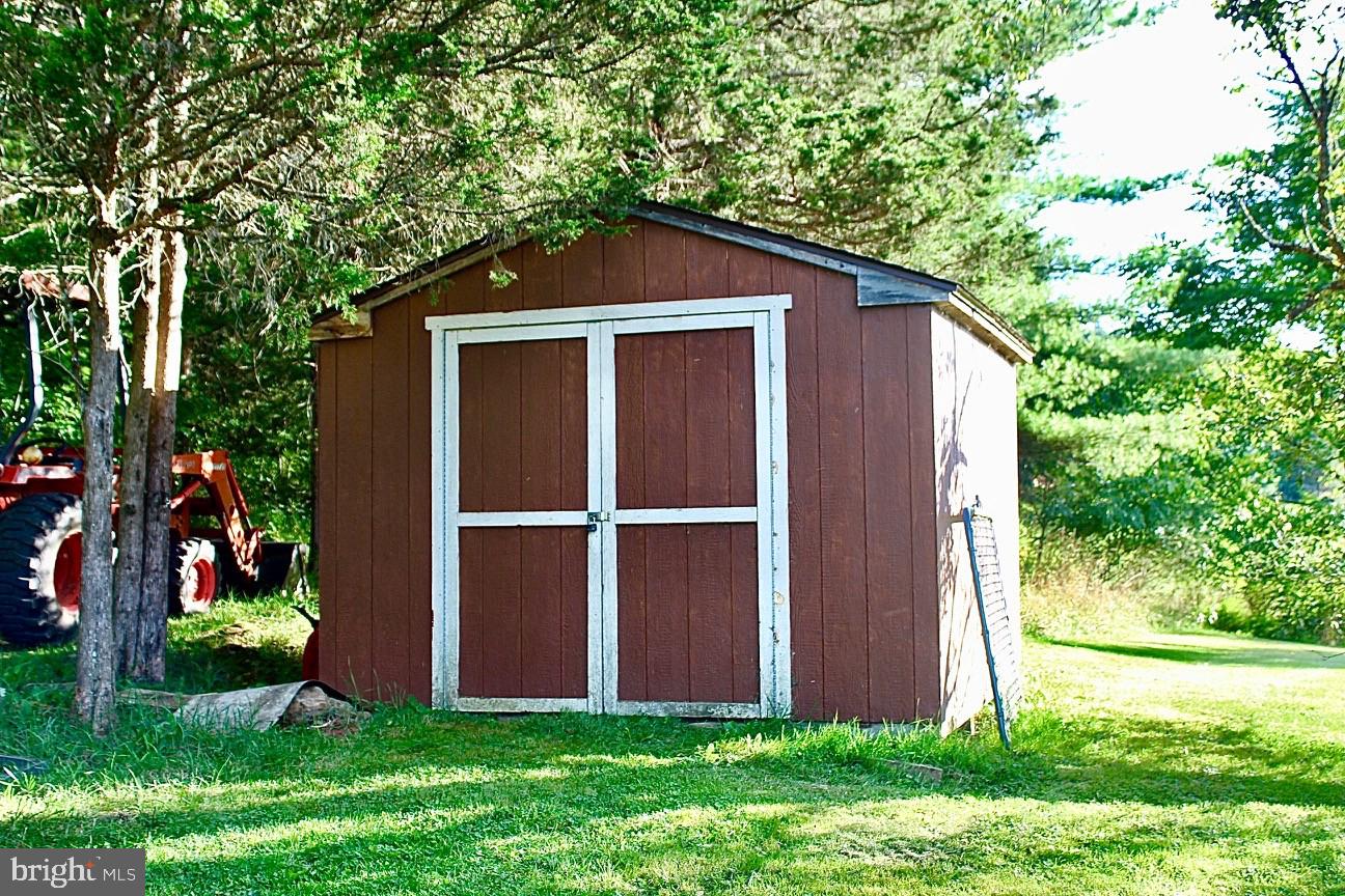 BLACKTHORN MOUNTAIN ESTATES - Residential