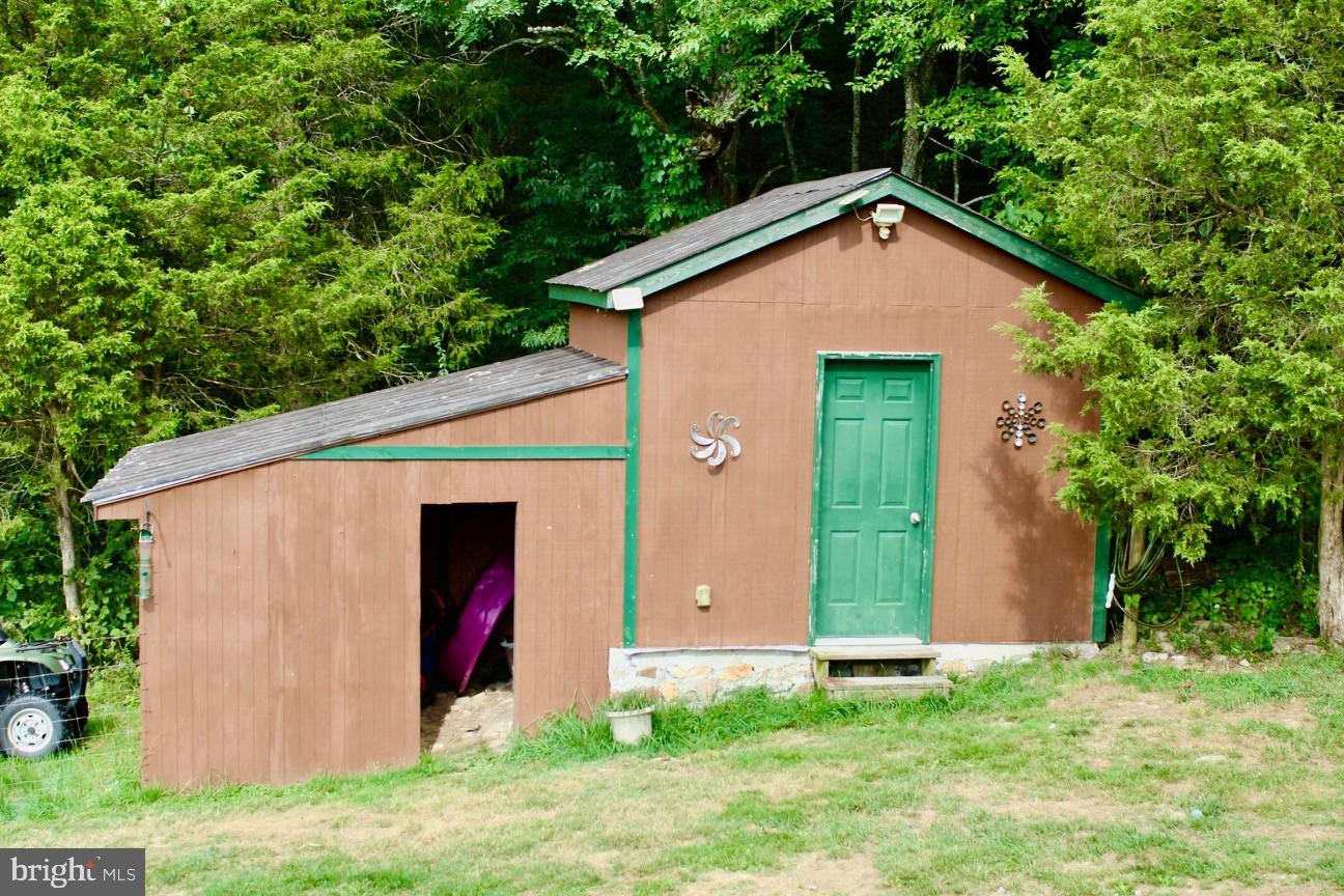 BLACKTHORN MOUNTAIN ESTATES - Residential