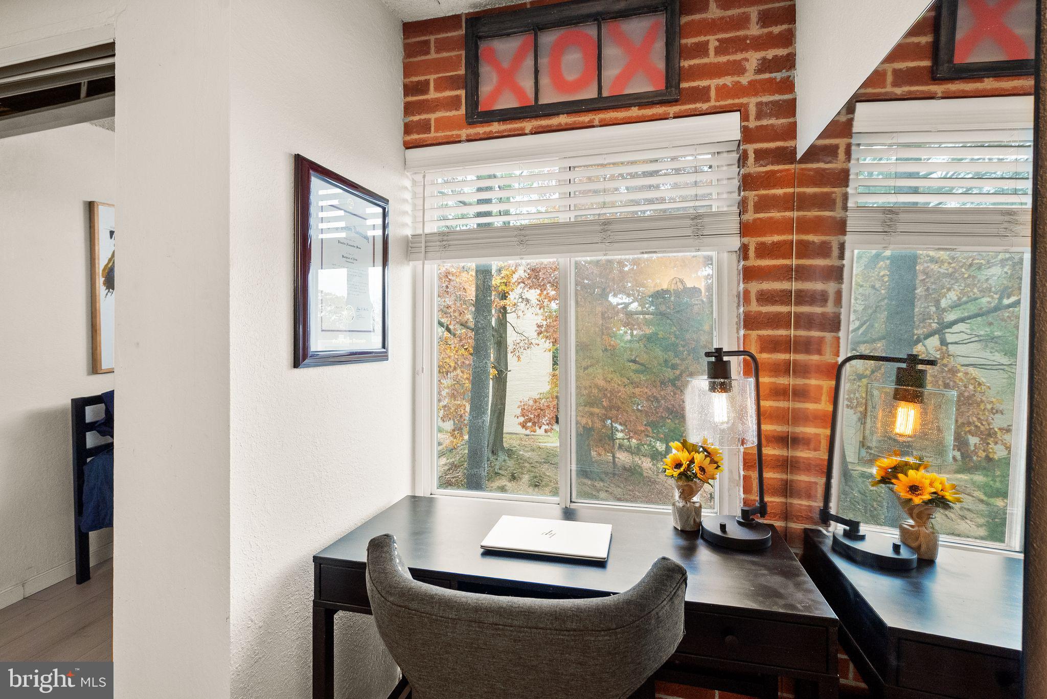 EOS TWENTY-ONE - Residential