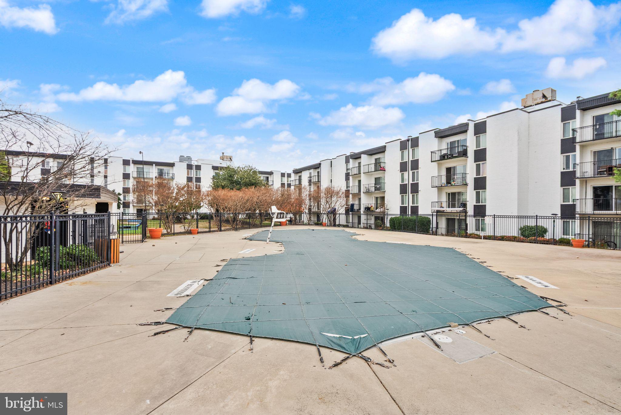 EOS TWENTY-ONE - Residential