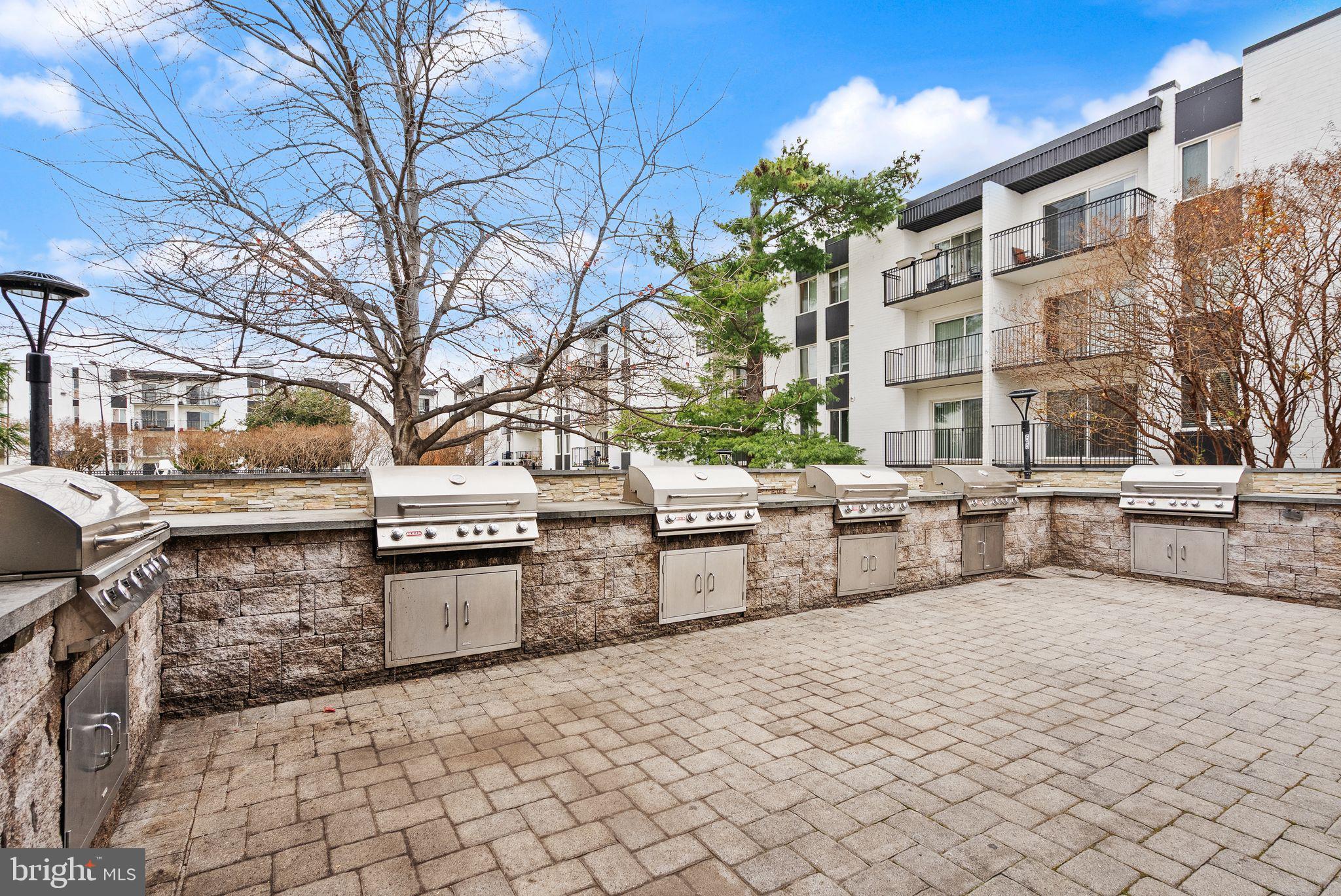 EOS TWENTY-ONE - Residential