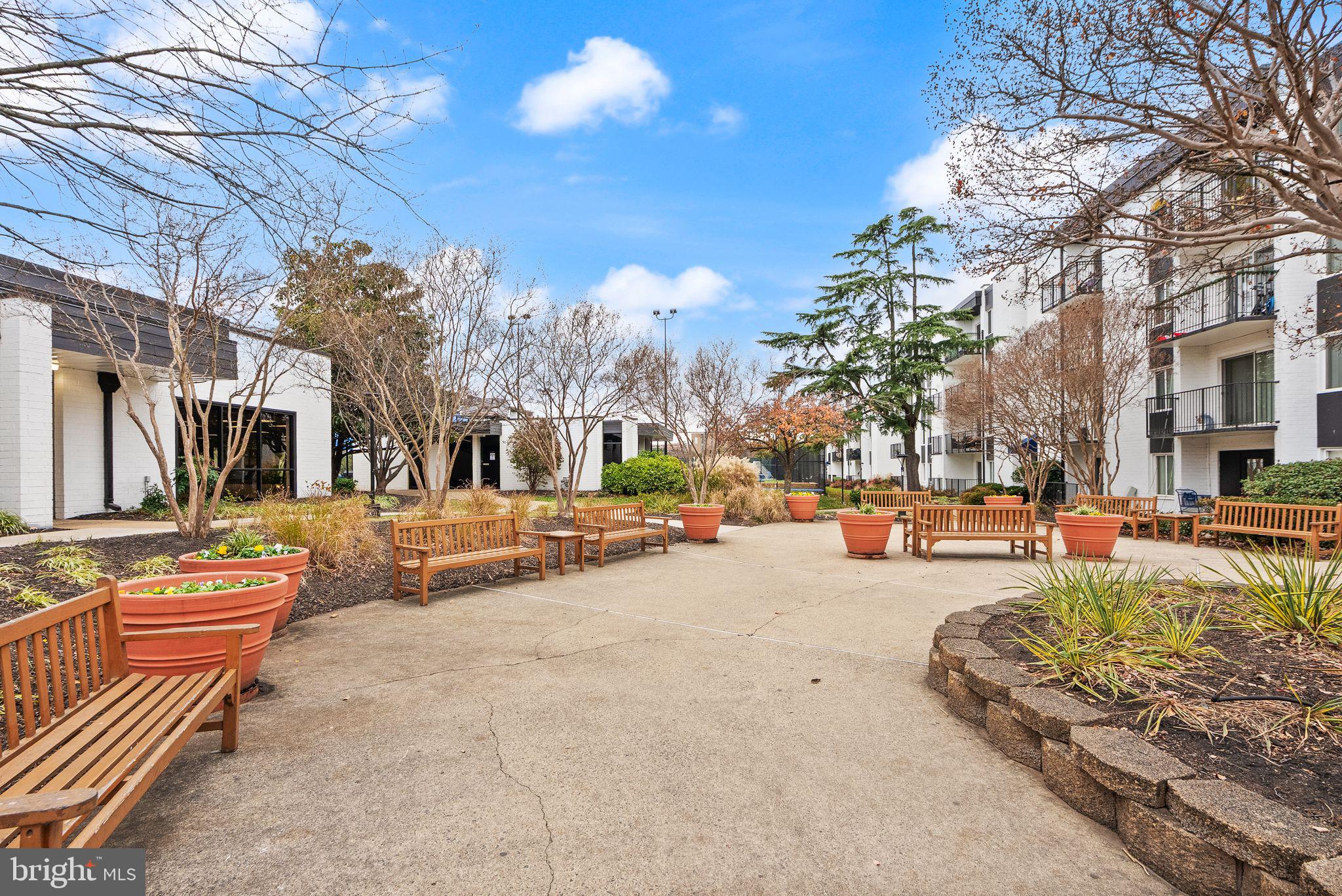 EOS TWENTY-ONE - Residential