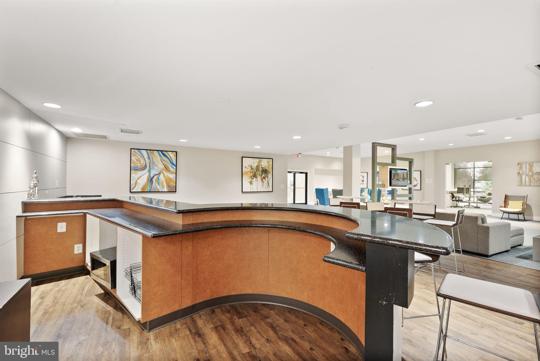 EOS TWENTY-ONE - Residential