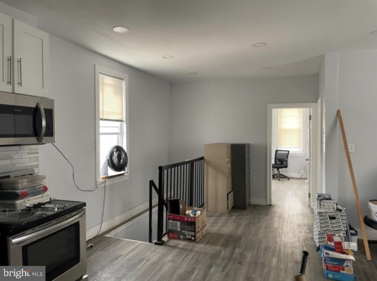 Ground Floor Rent: $1,850.00 + NNN
Ground Floor Size: 1,020+/- Sq. Ft.
Second Floor Rent: $1,850.00 + NNN
Ground Floor Size: 1,050 +/- Sq. Ft.
Lot: $800.00
Floor Plate: 6,495 +/- Sq. Ft.
Zoning: CM-2.5 Commercial Mixed Use