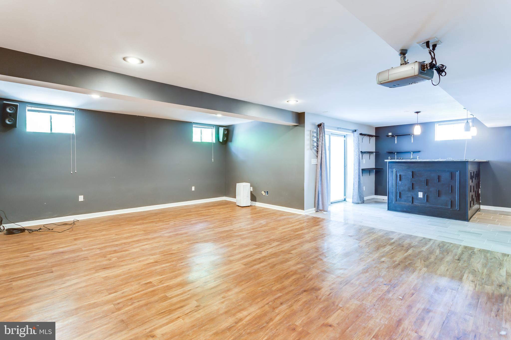 KINGSVIEW - Residential Lease