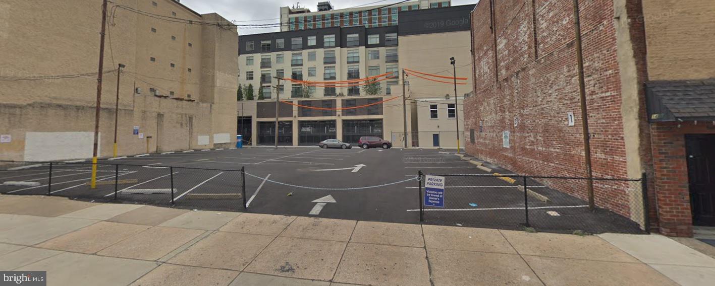 CENTER CITY - Land