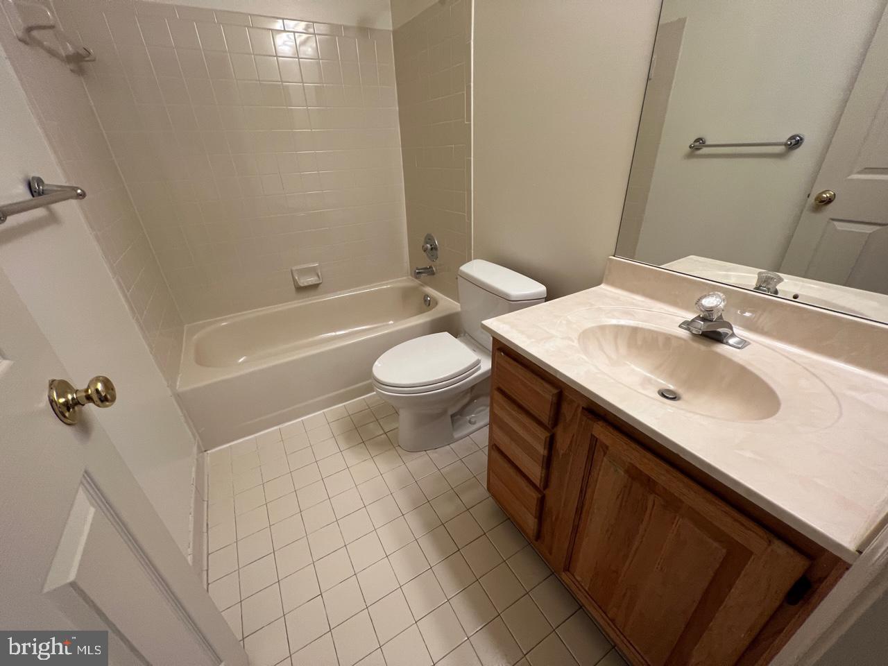 HALLOWELL - Residential Lease