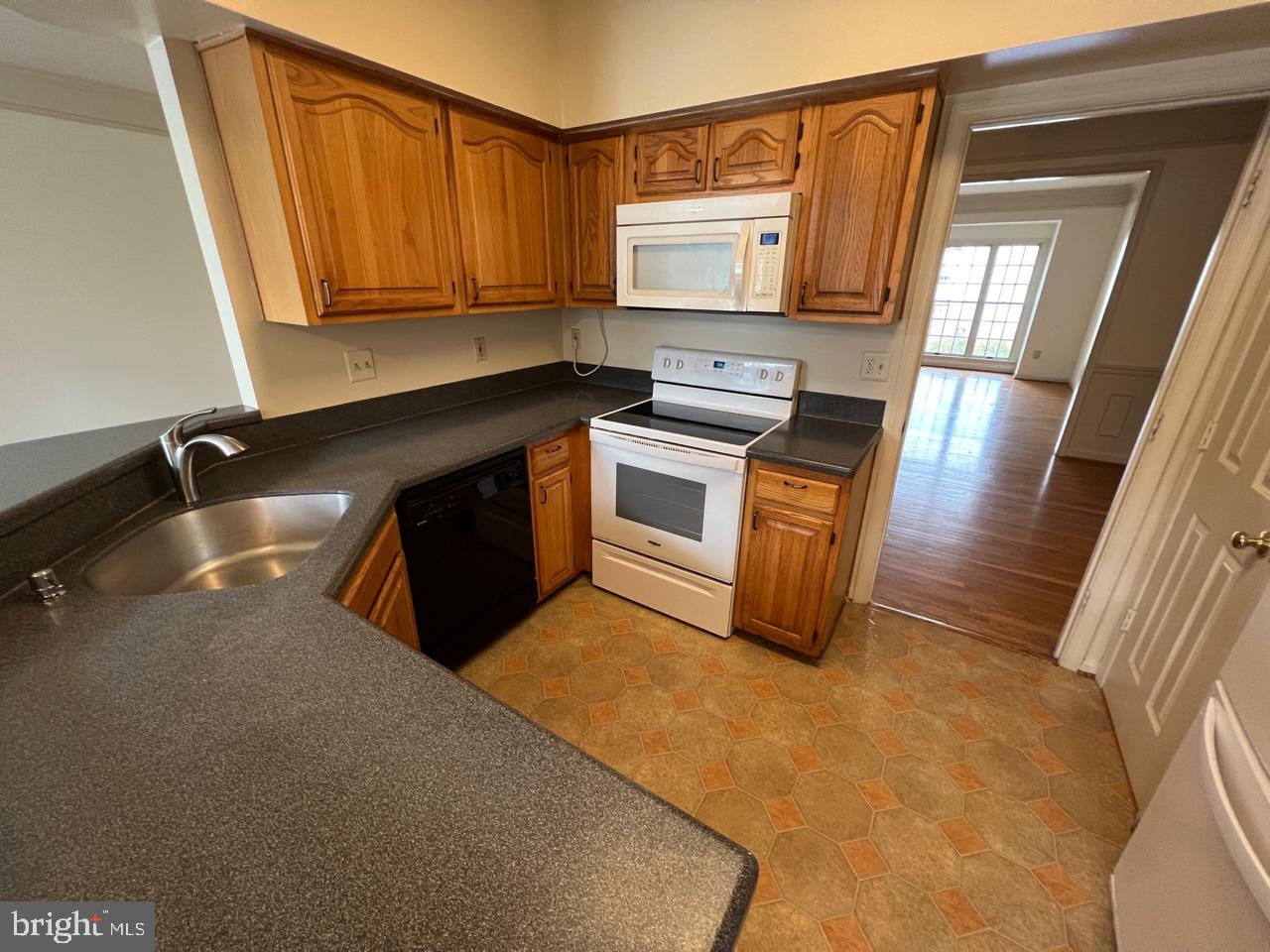 HALLOWELL - Residential Lease