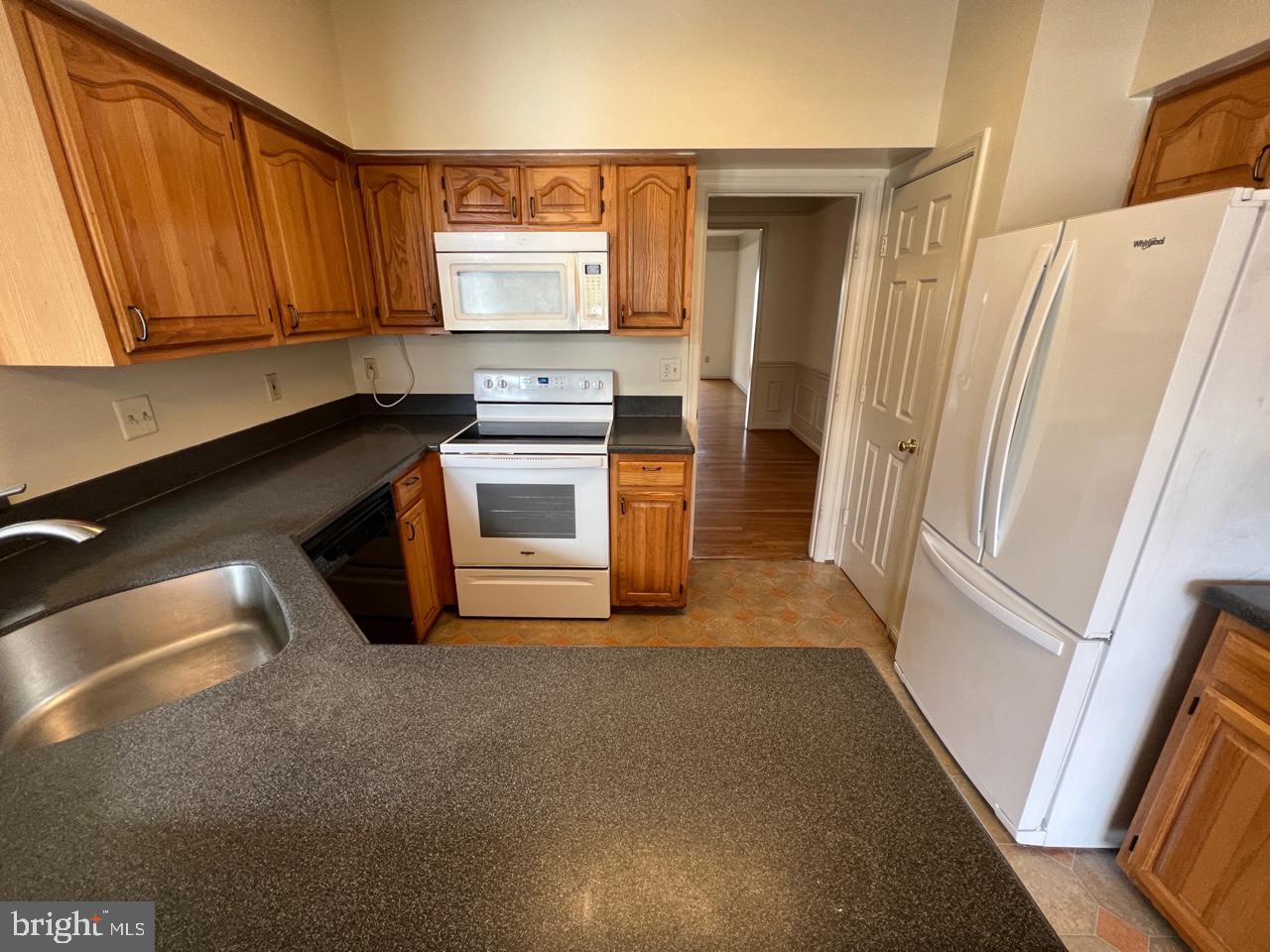 HALLOWELL - Residential Lease