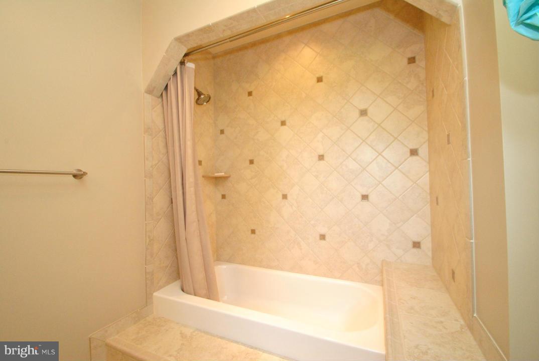 FRANKLIN FARM - Residential