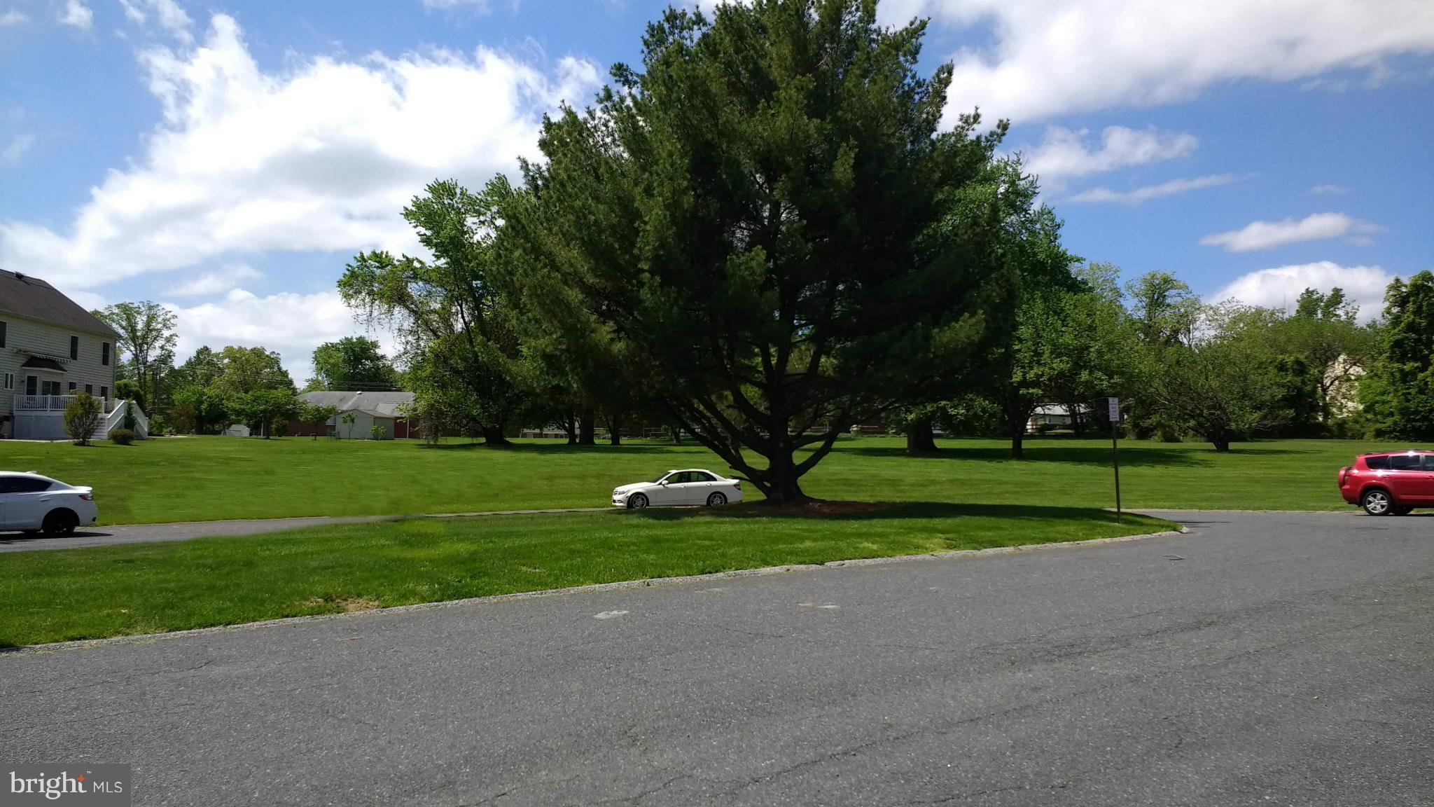 SEVEN COURTS - Residential