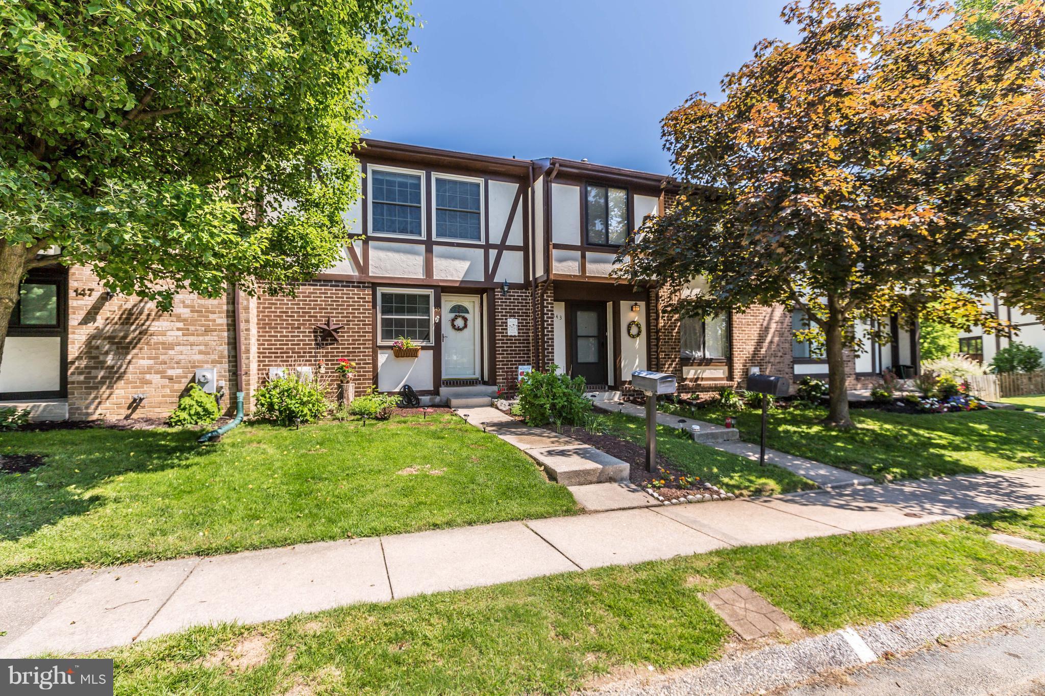 SEVEN COURTS - Residential