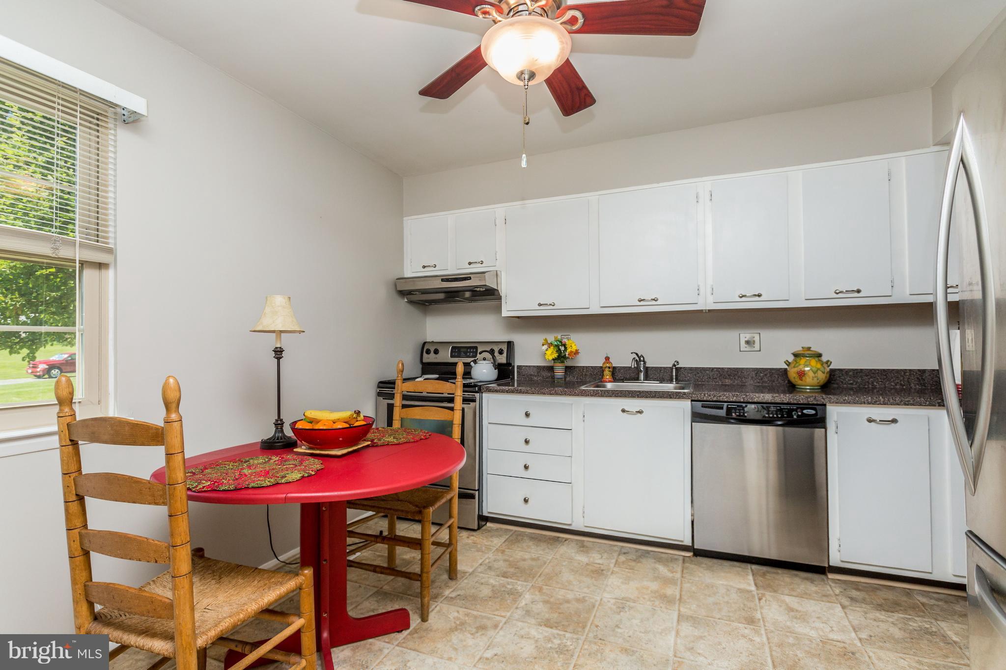 SEVEN COURTS - Residential