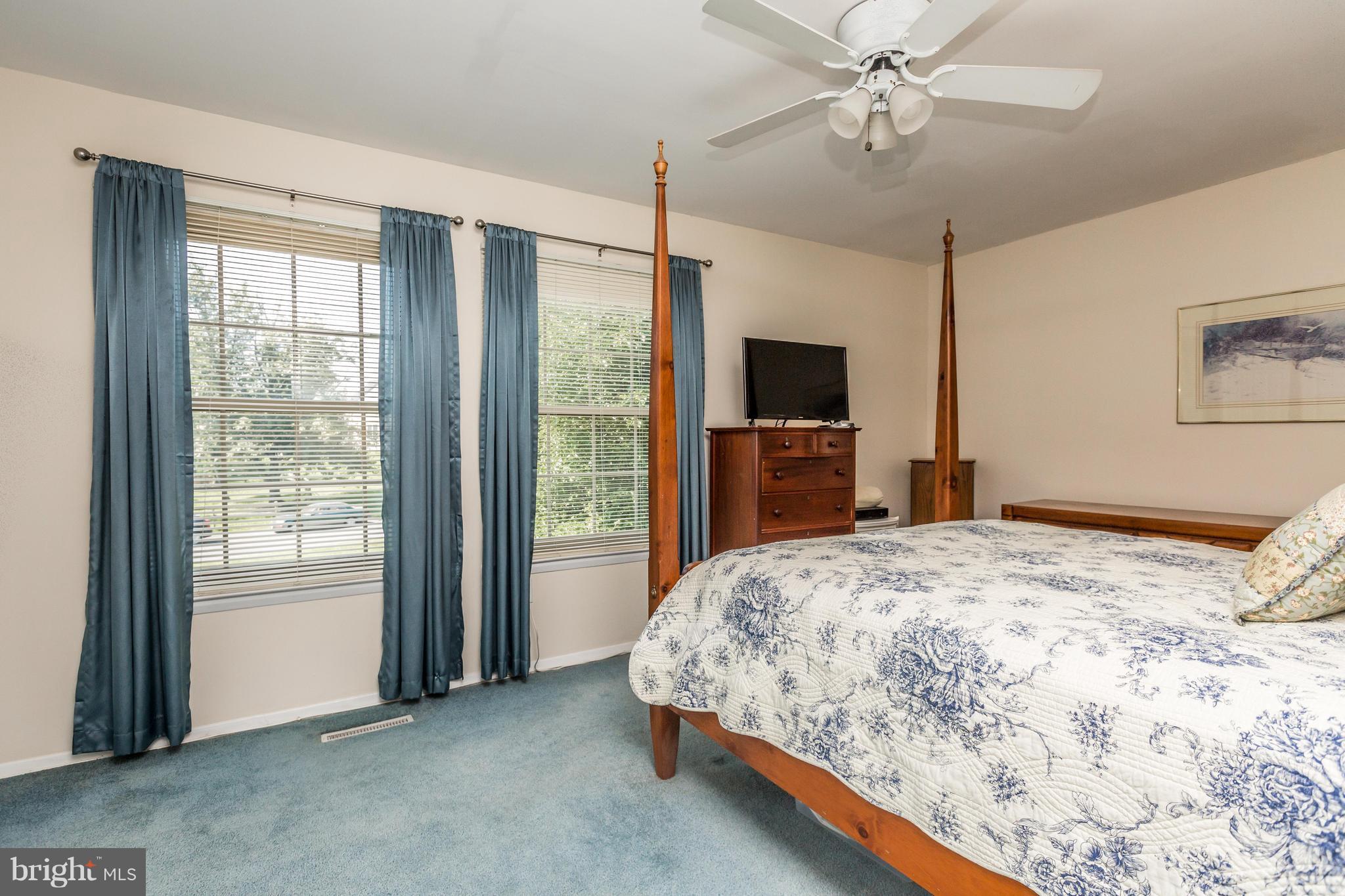 SEVEN COURTS - Residential