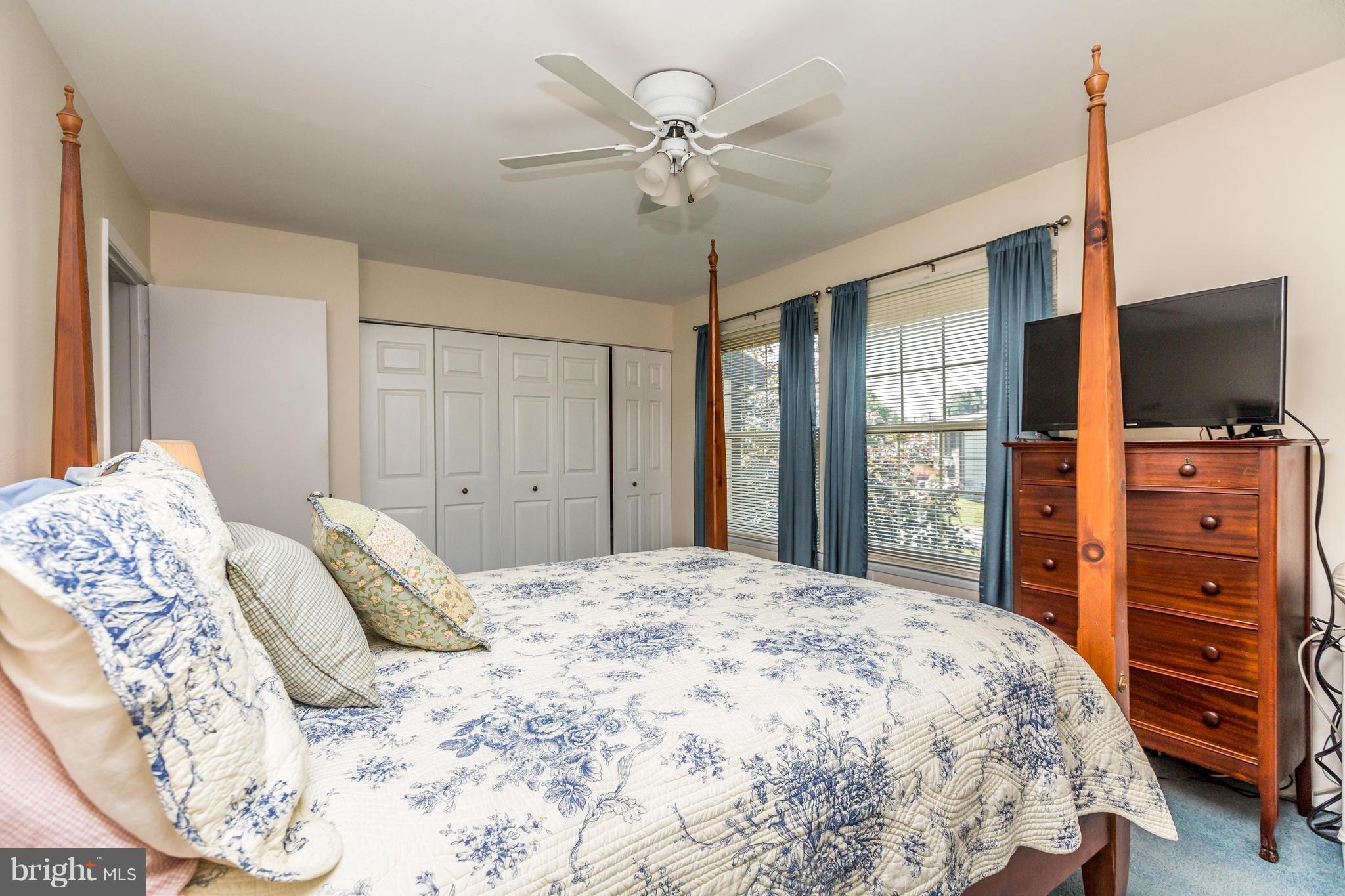 SEVEN COURTS - Residential