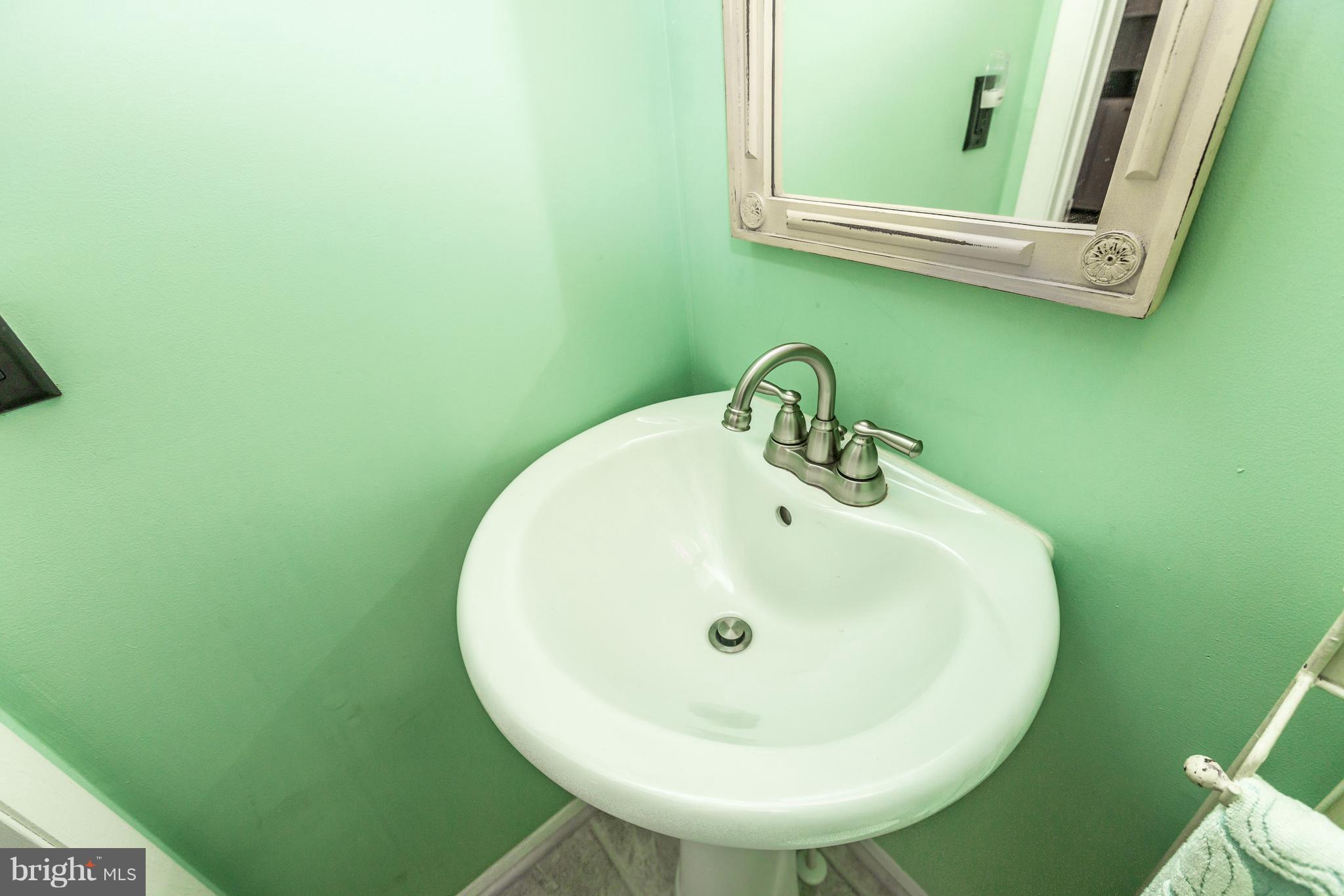 SEVEN COURTS - Residential