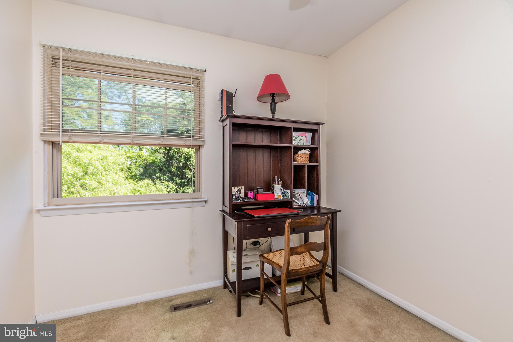 SEVEN COURTS - Residential