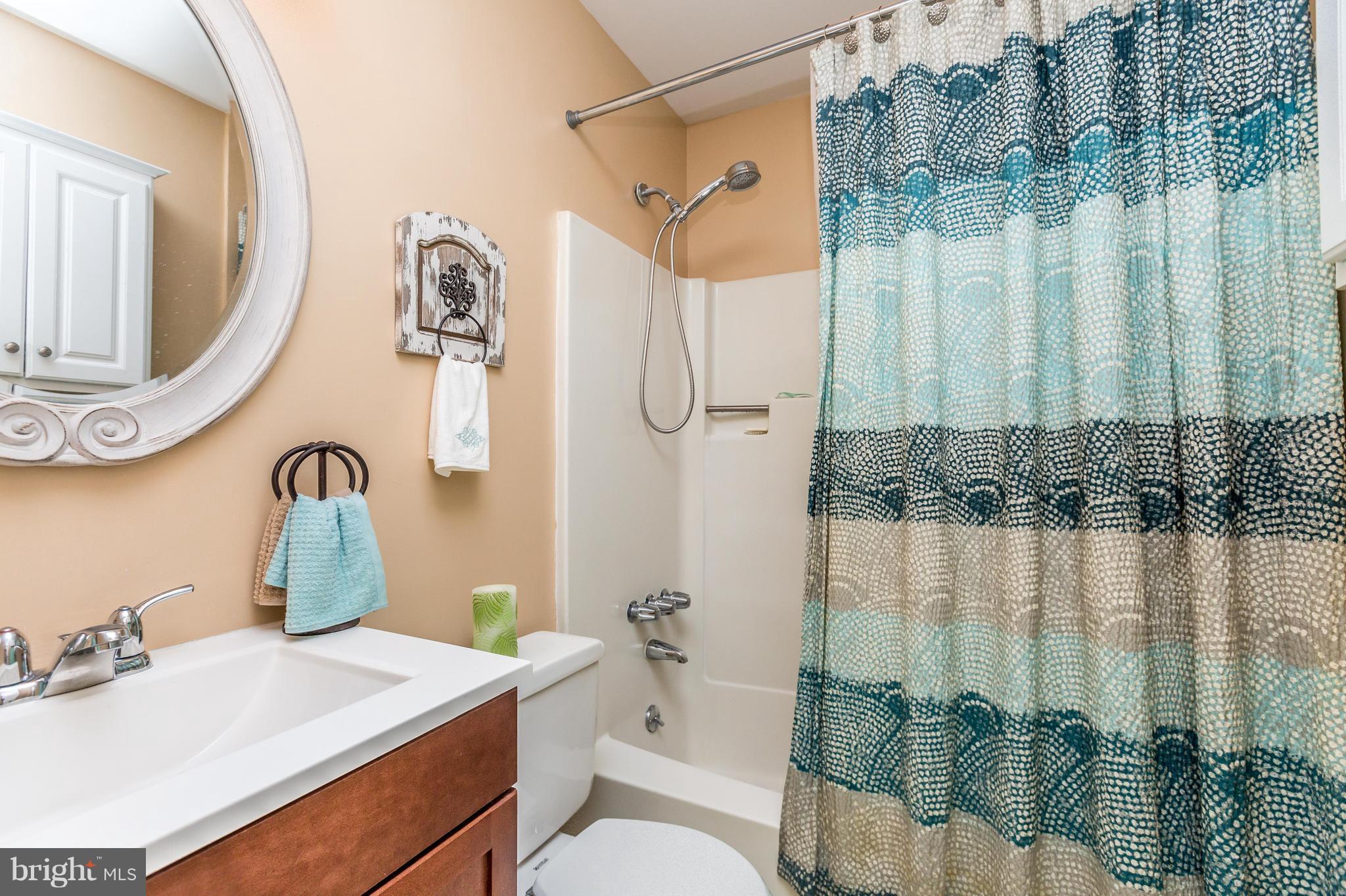 SEVEN COURTS - Residential