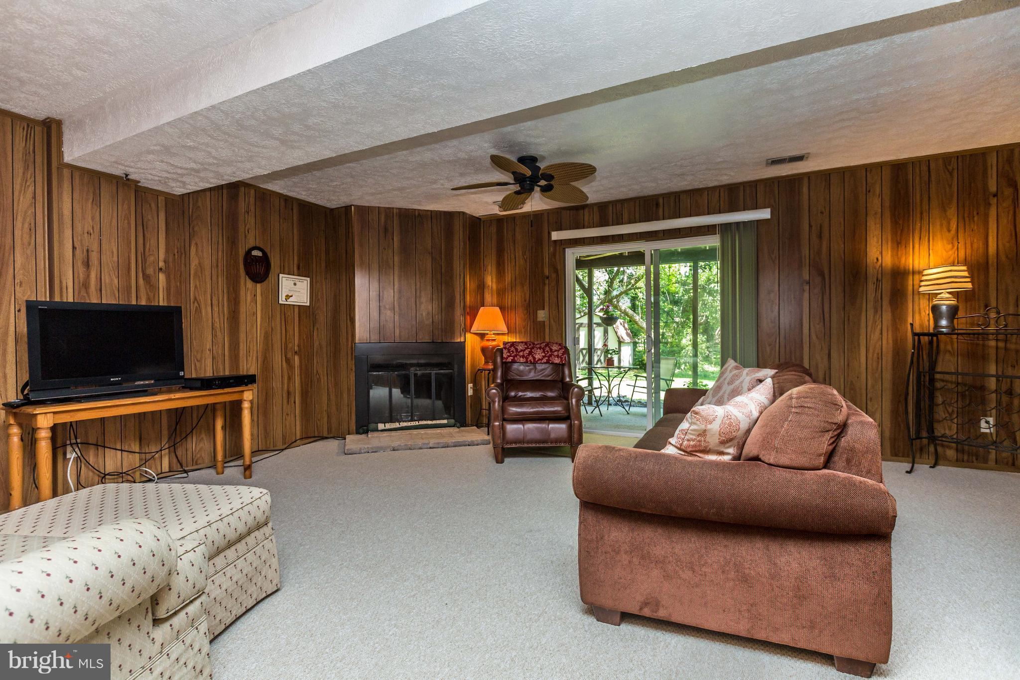 SEVEN COURTS - Residential