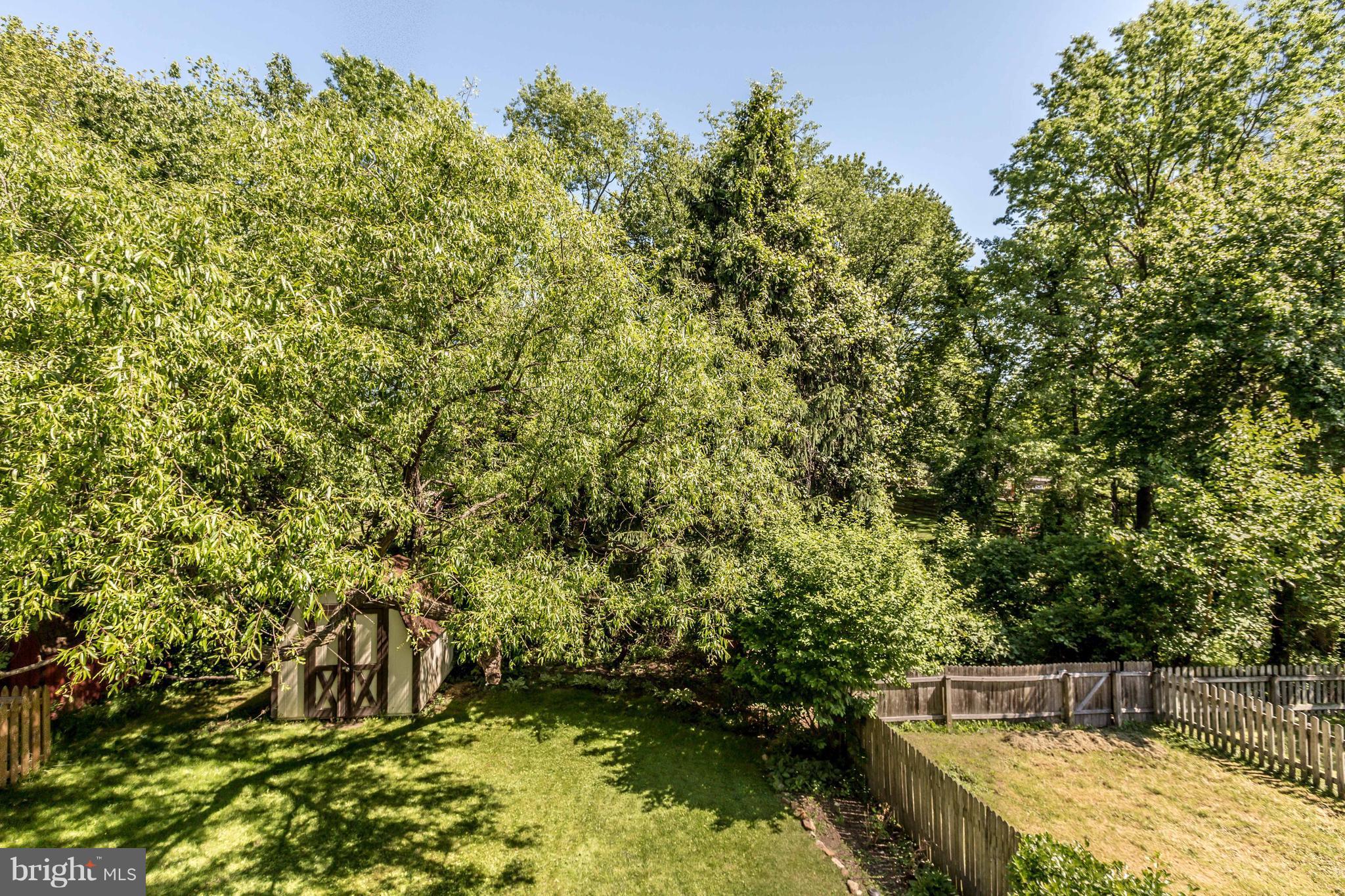 SEVEN COURTS - Residential