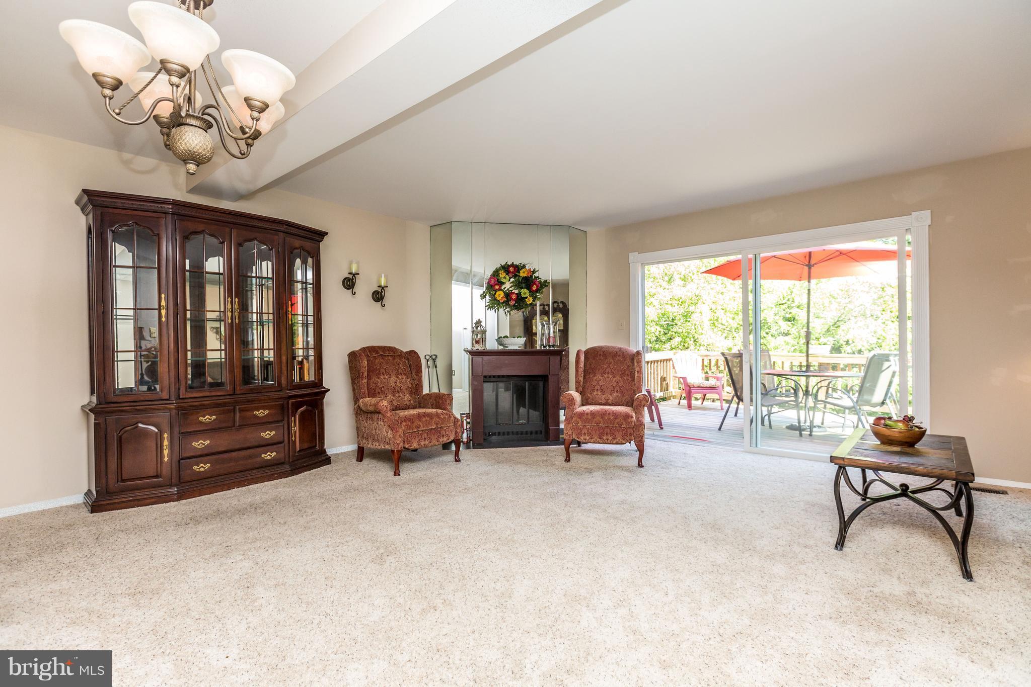 SEVEN COURTS - Residential