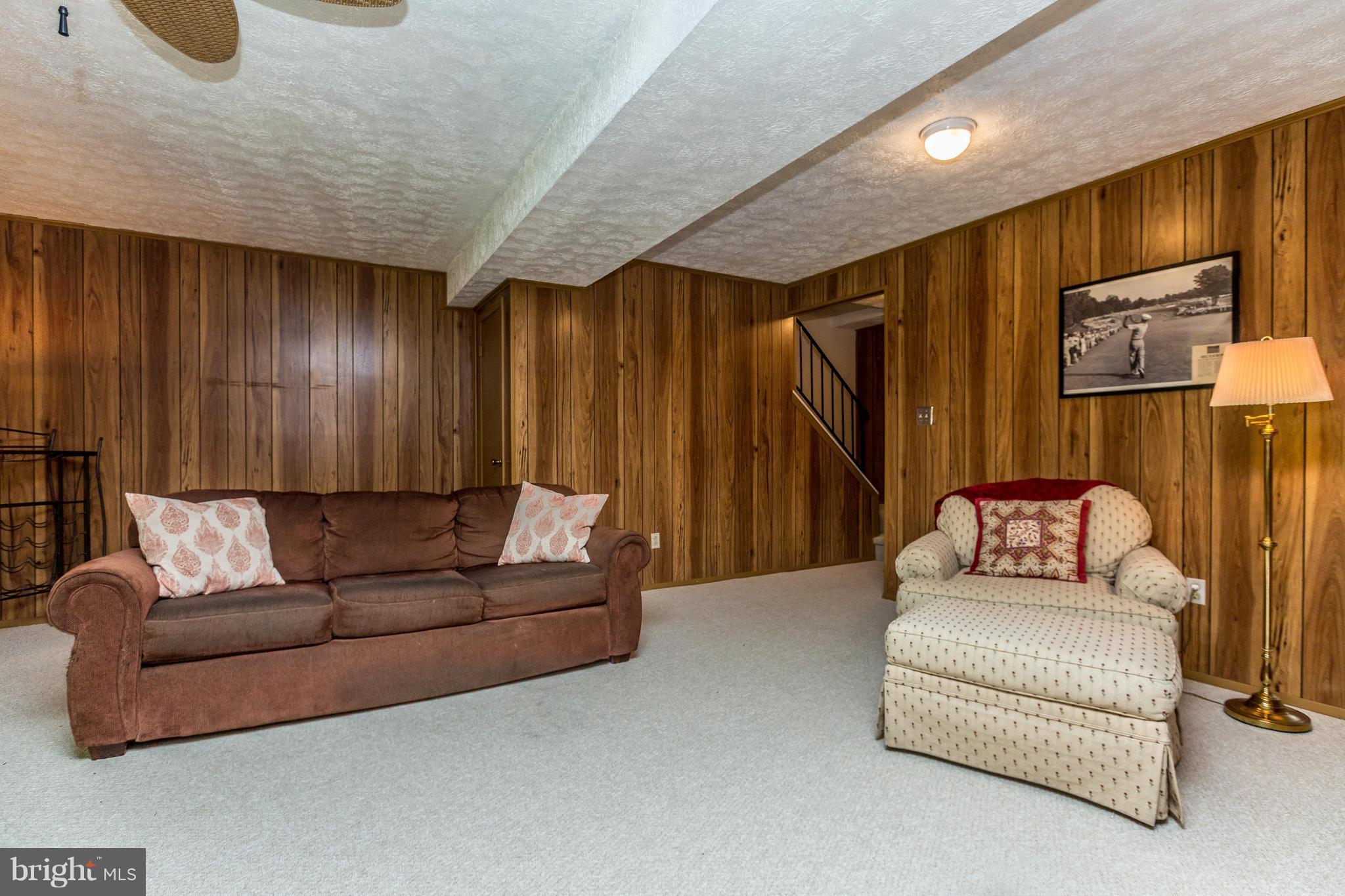 SEVEN COURTS - Residential