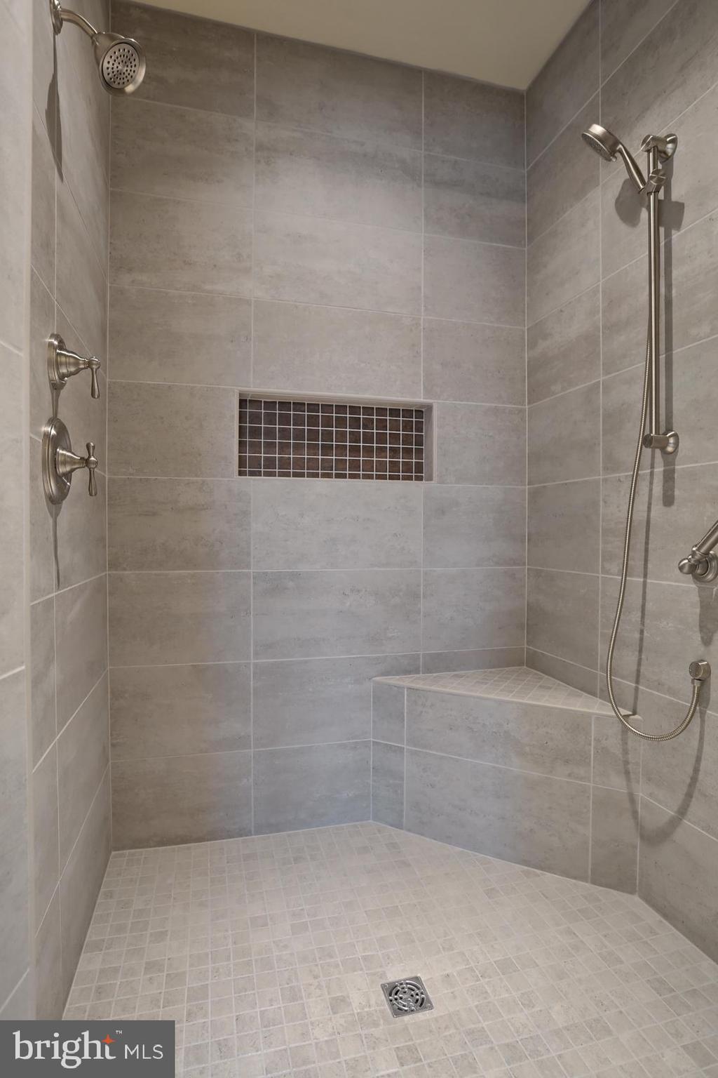 THE ESTATES AT HEARTHSIDE - Residential