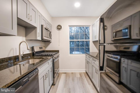 Condo For Rent - 5007 10th Street #2<br/> Arlington County, ARLINGTON, VA 22204