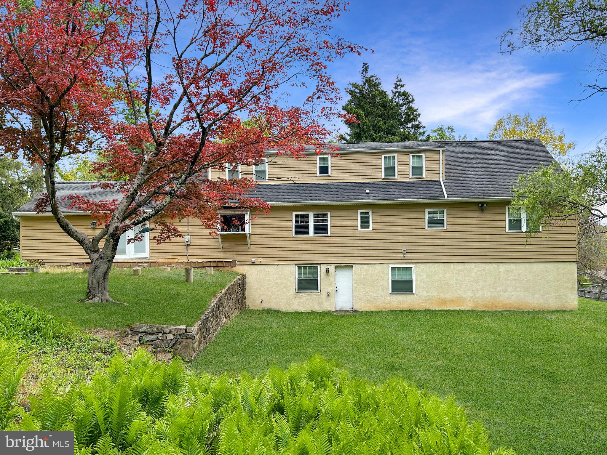 205 OAK LANE
