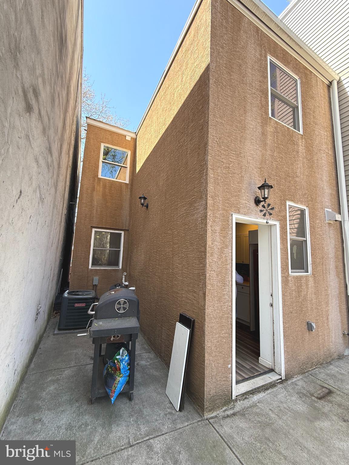 MANTUA - Residential