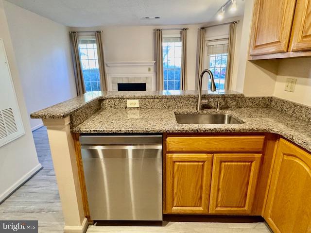 S.GLEN AT UNIVERSITY CTR - Residential Lease