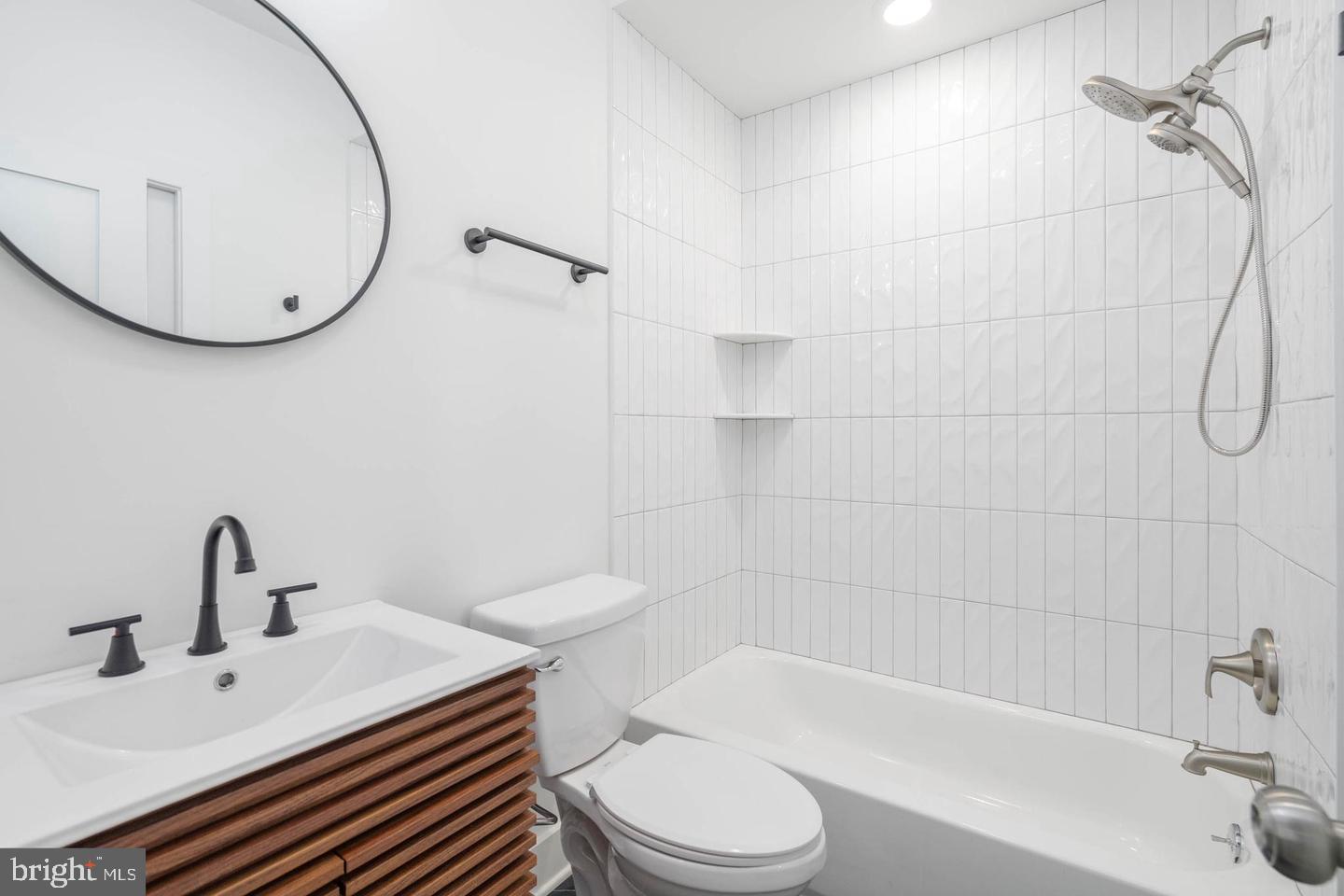 PASSYUNK SQUARE - Residential Lease