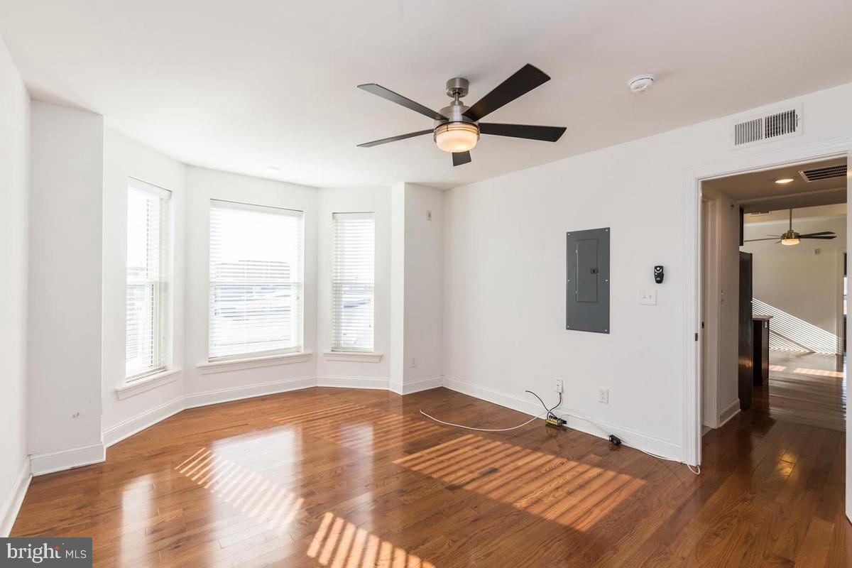 MANAYUNK - Residential Income