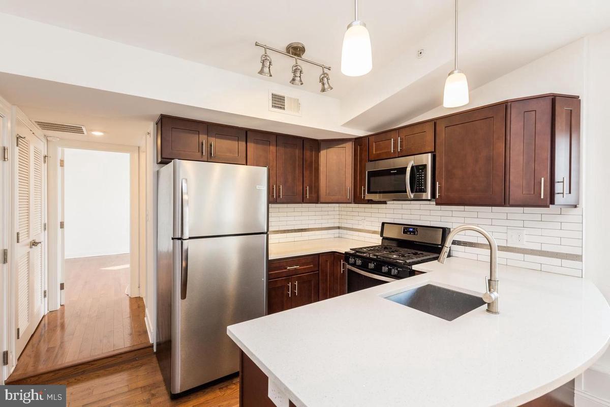 MANAYUNK - Residential Income
