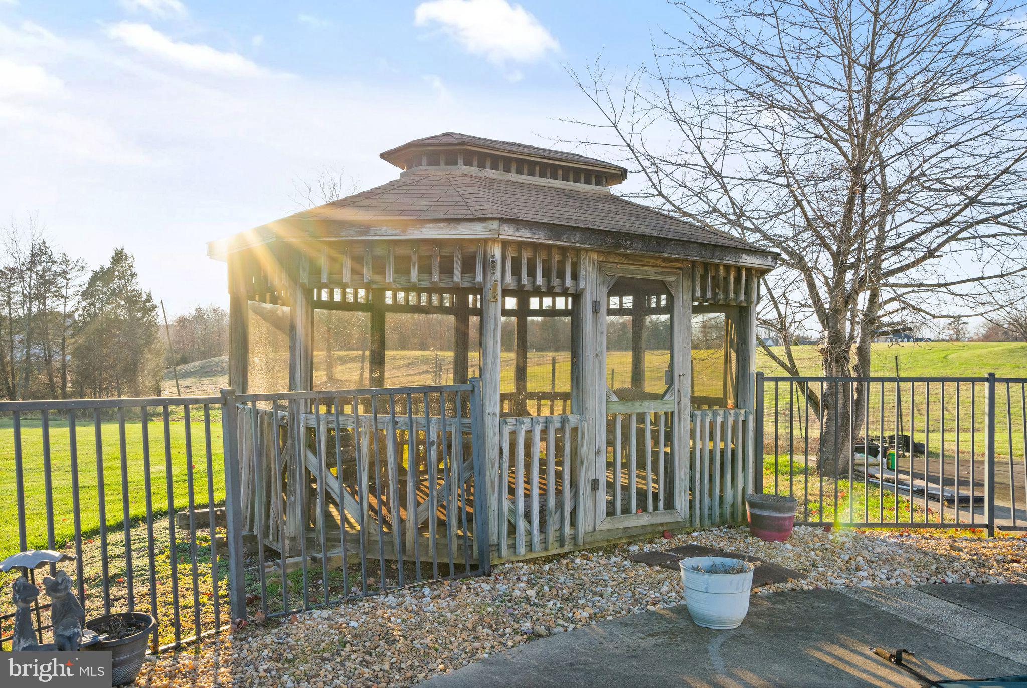 GREENWICH - Residential