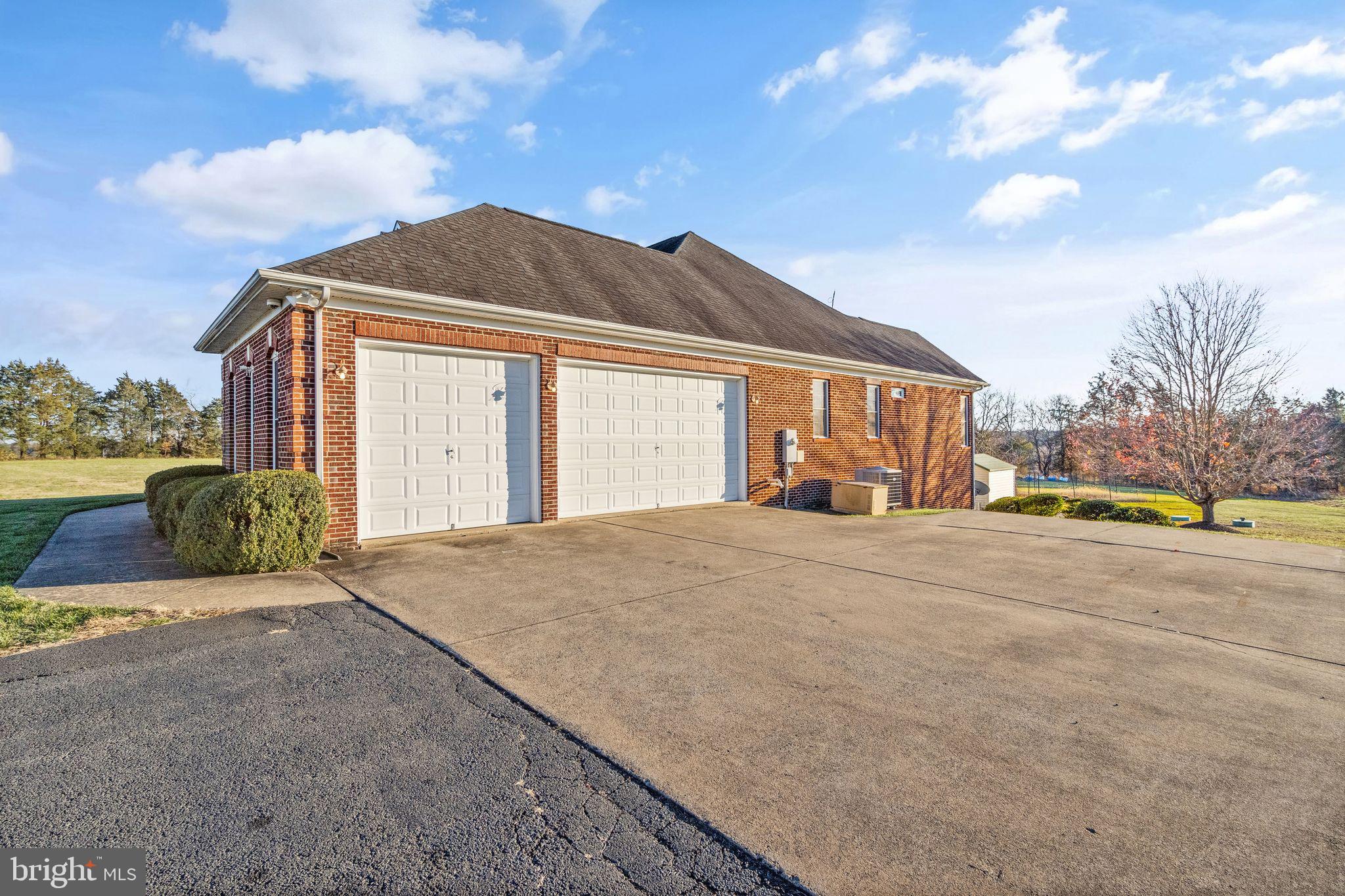 GREENWICH - Residential