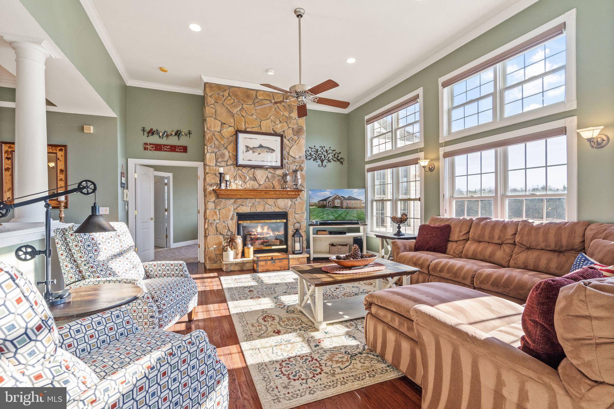 GREENWICH - Residential