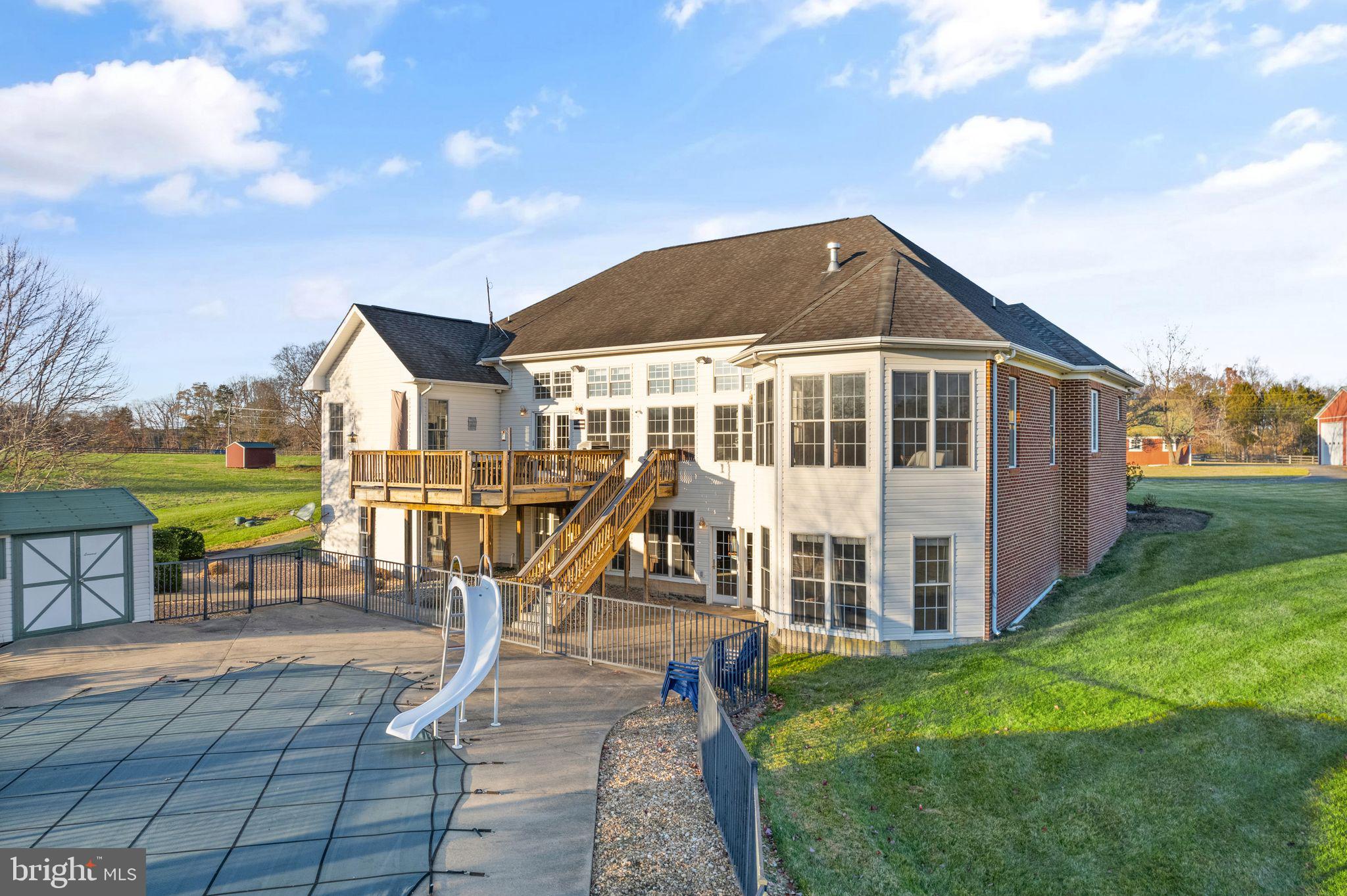 GREENWICH - Residential