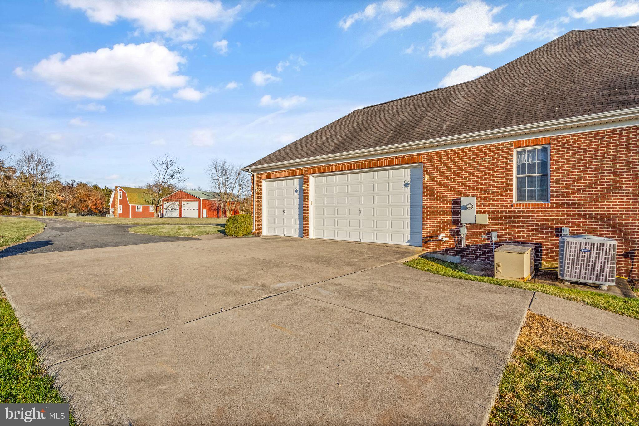 GREENWICH - Residential