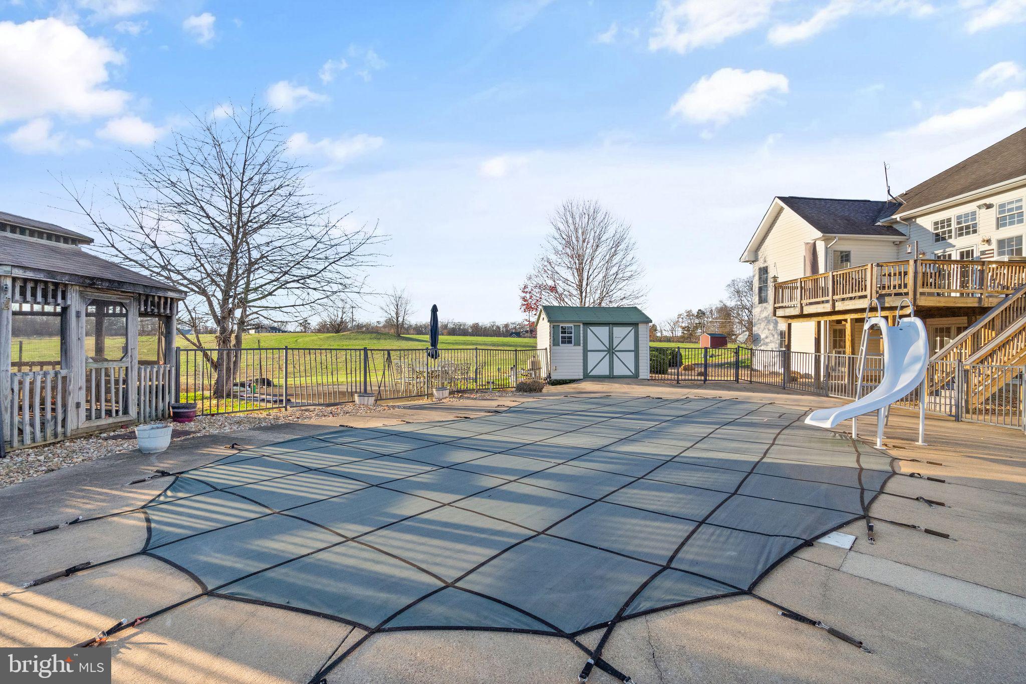 GREENWICH - Residential