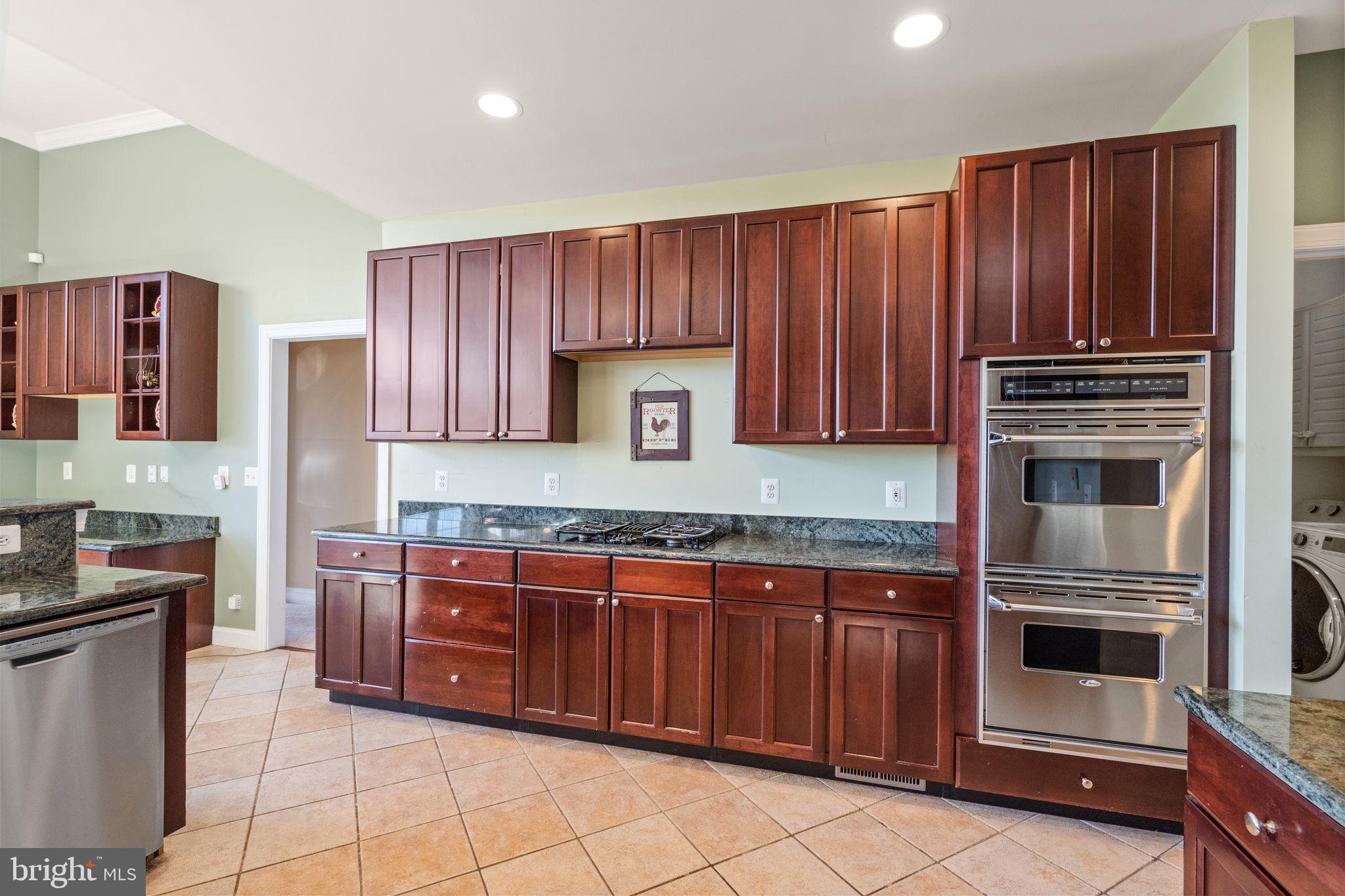 GREENWICH - Residential