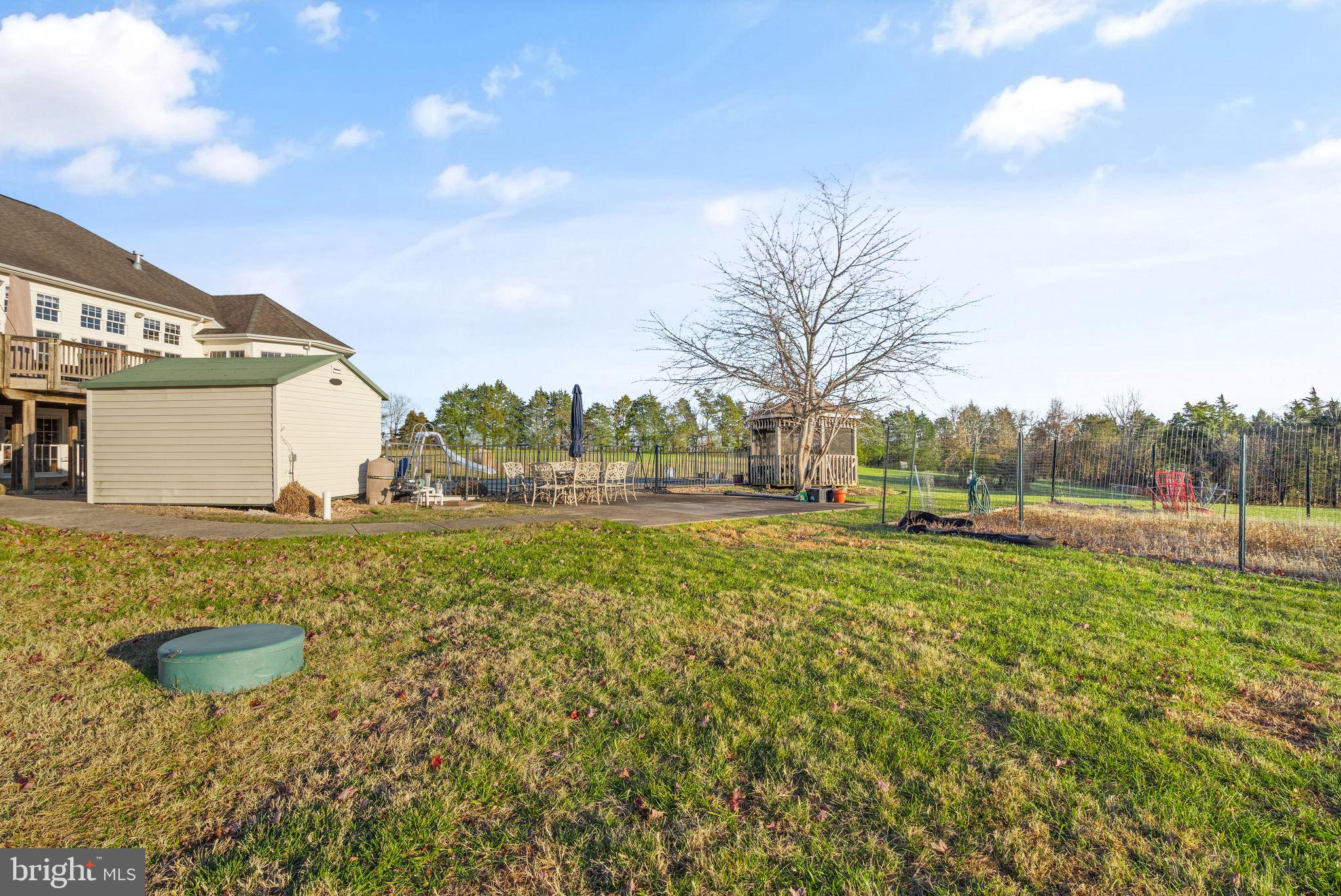 GREENWICH - Residential