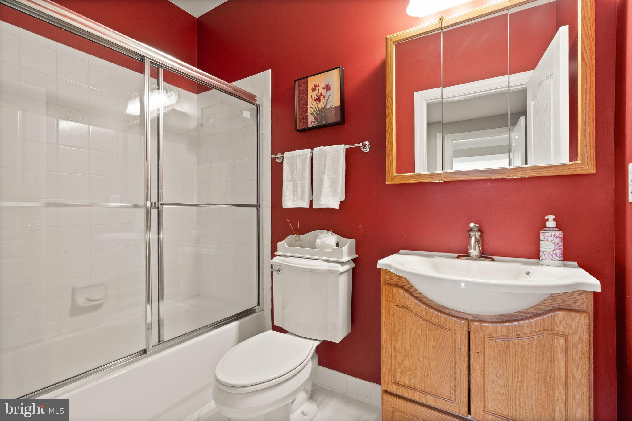 GREENWICH - Residential