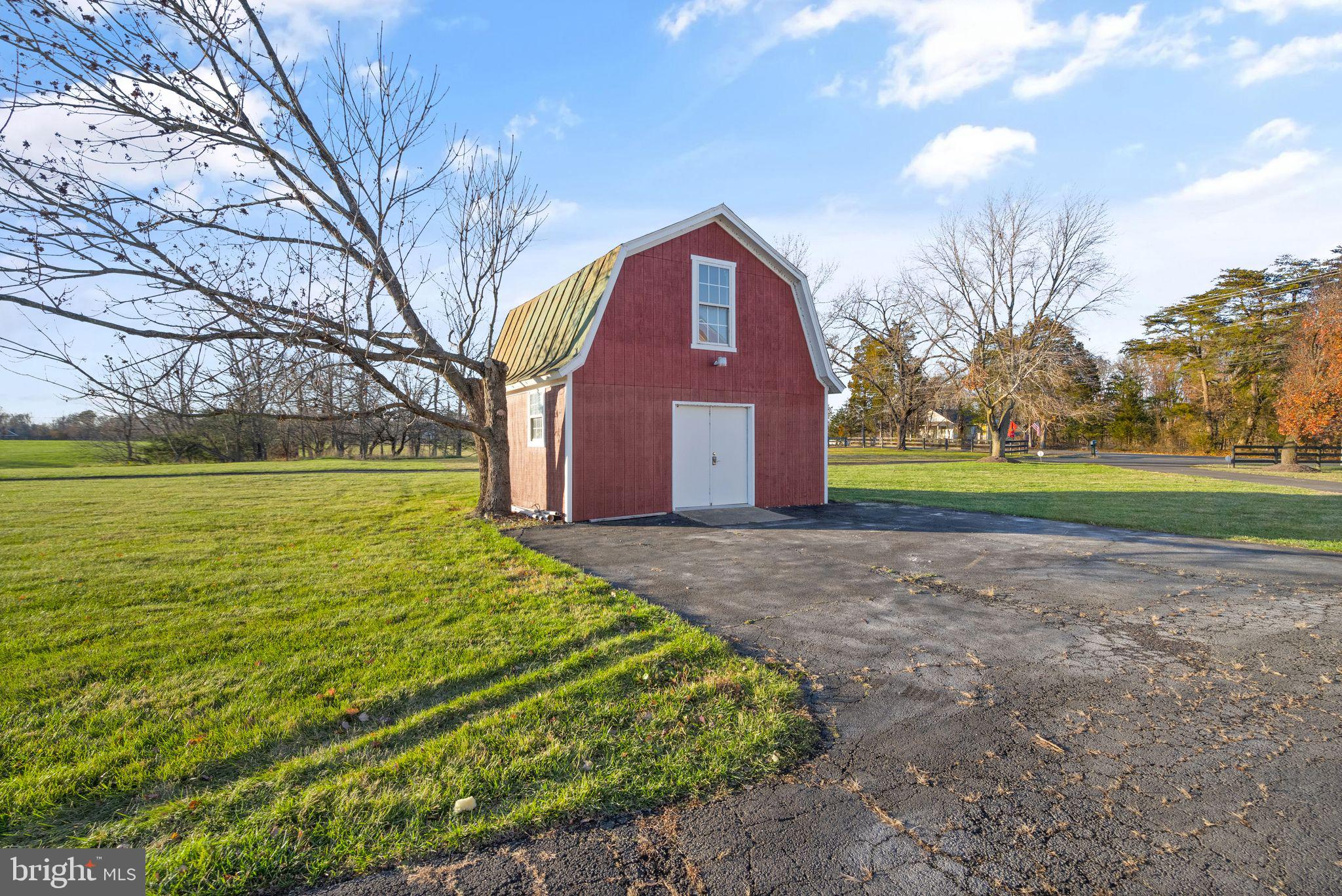 GREENWICH - Residential