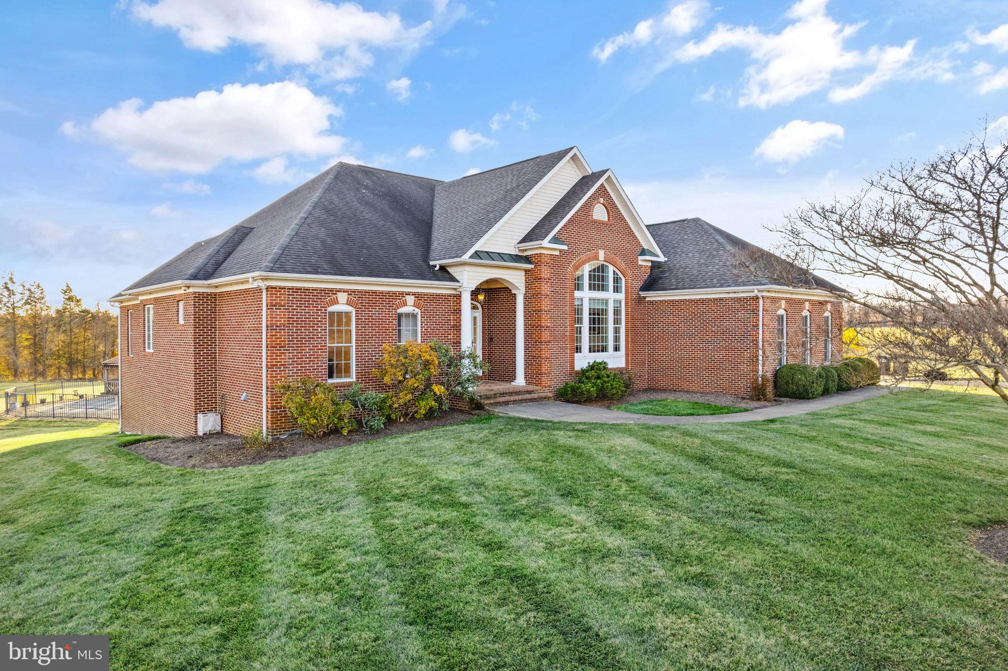 GREENWICH - Residential