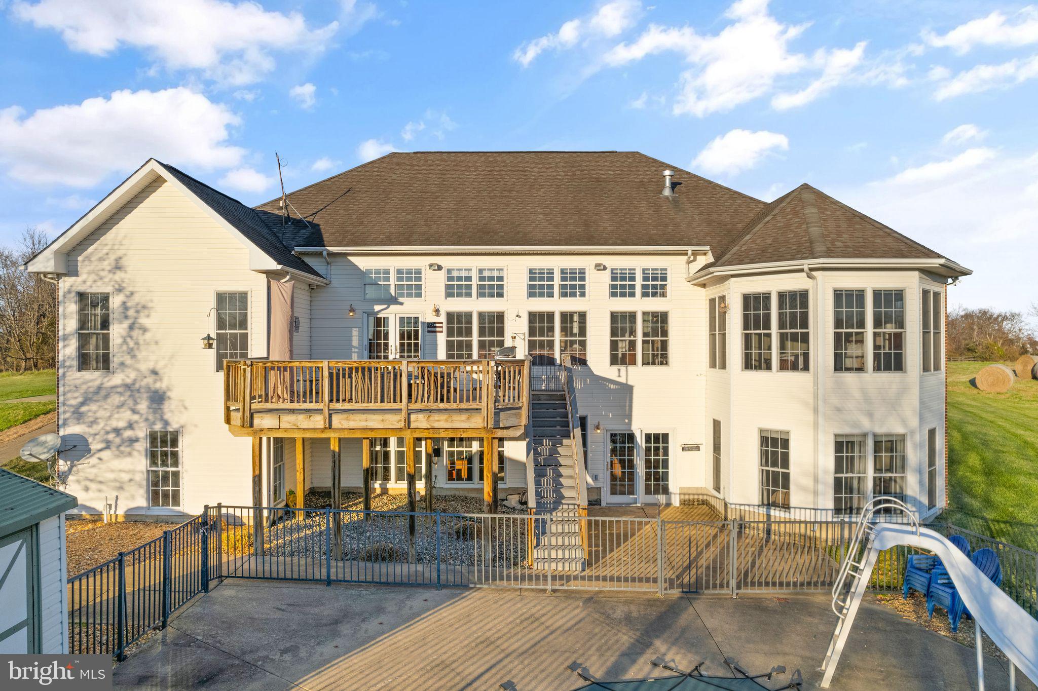 GREENWICH - Residential