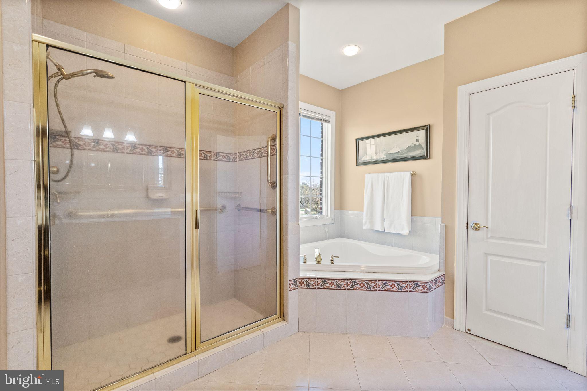 GREENWICH - Residential