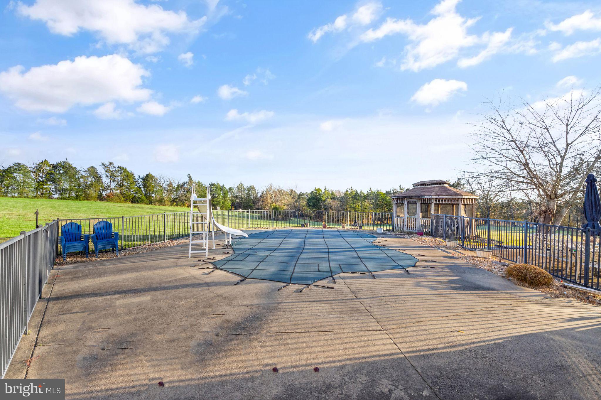 GREENWICH - Residential